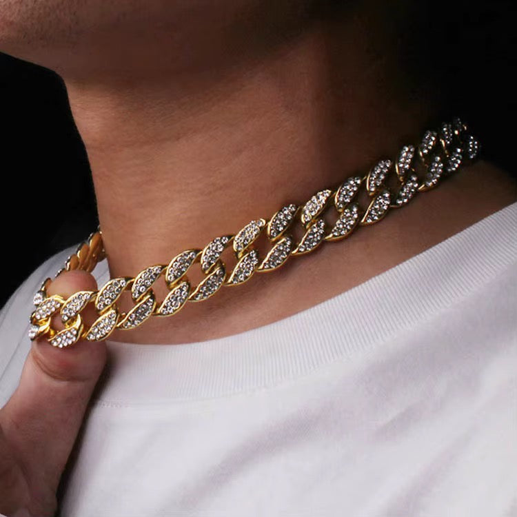 Bold Cuban Chain – Strass Edition