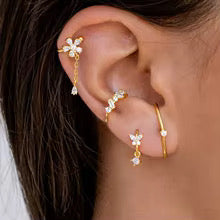 Zirkonia flower earcufs