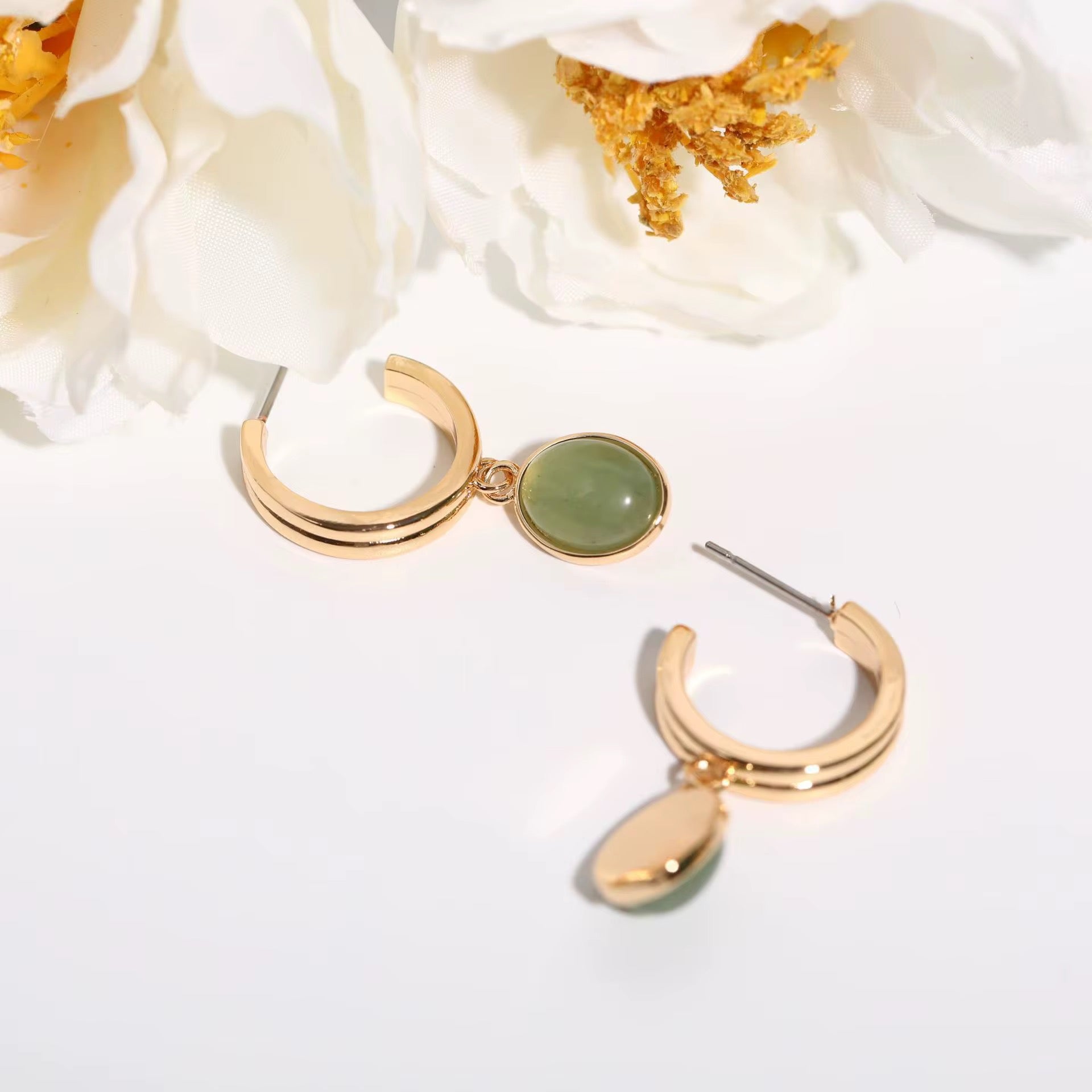 Aventurine dangle gold earrings