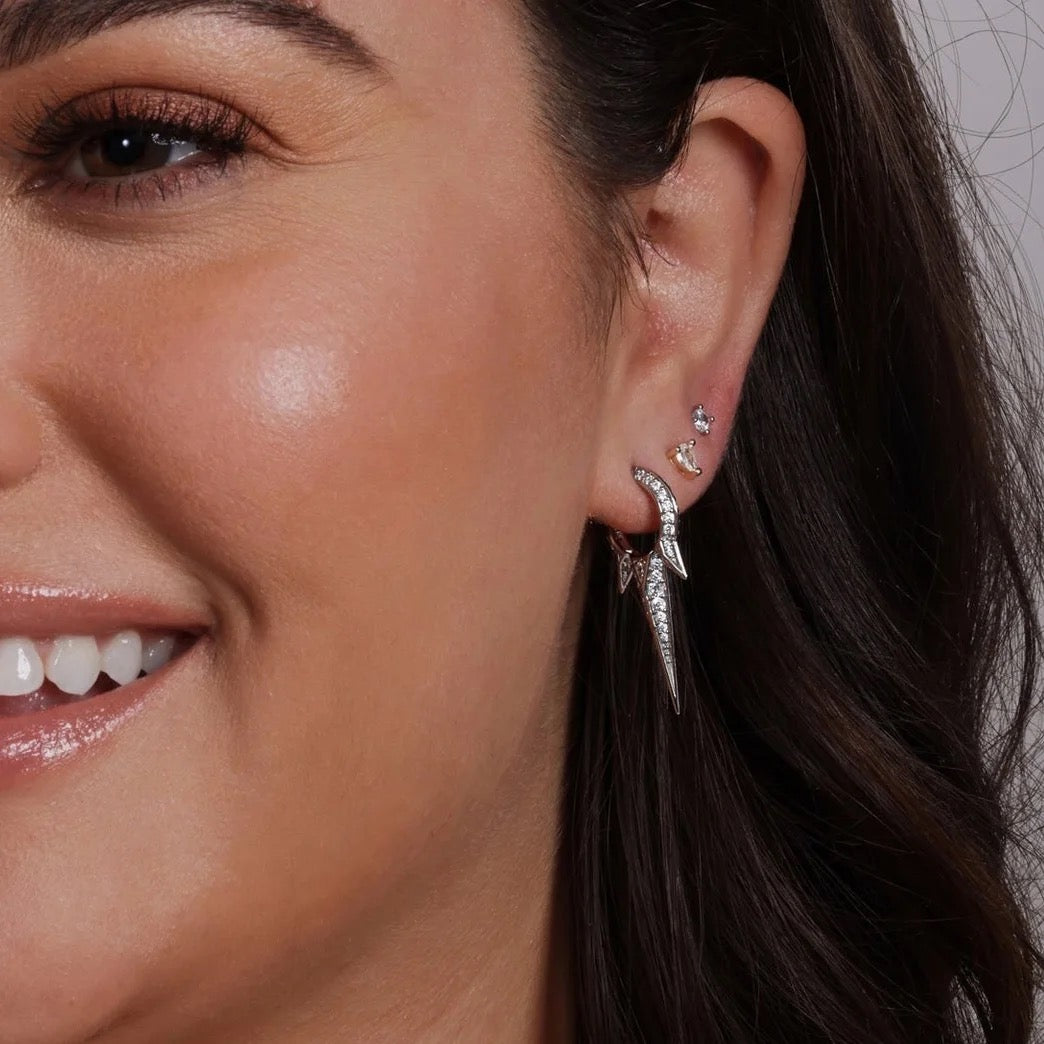 Longues boucles d'oreilles pointues